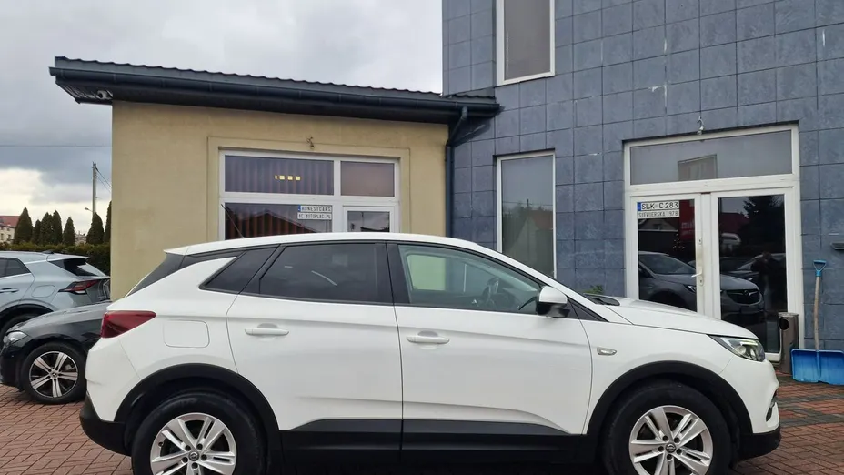 OPEL Grandland X -