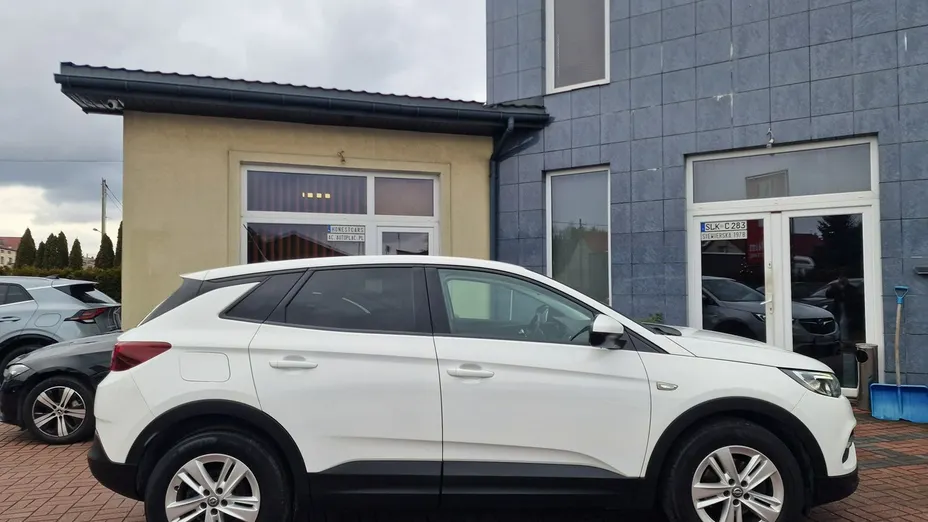 OPEL Grandland X -