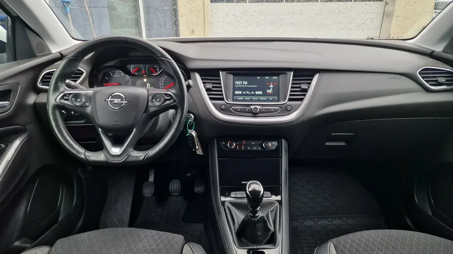 OPEL Grandland X -