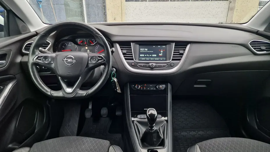 OPEL Grandland X -