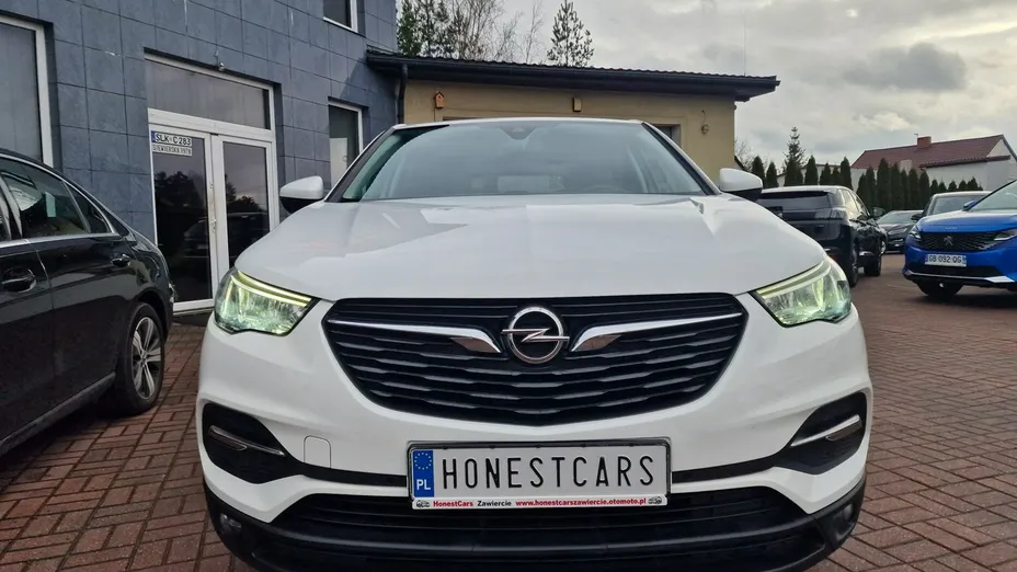 OPEL Grandland X -
