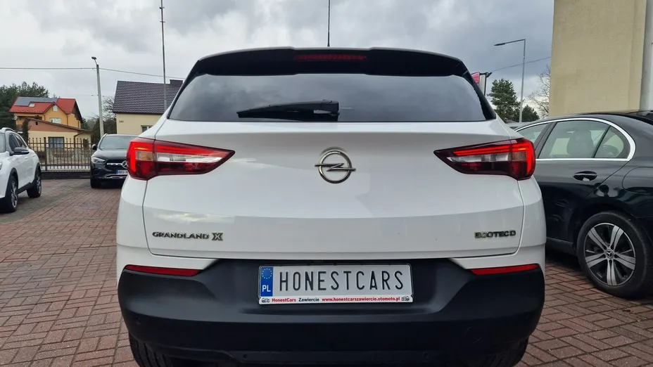 OPEL Grandland X -