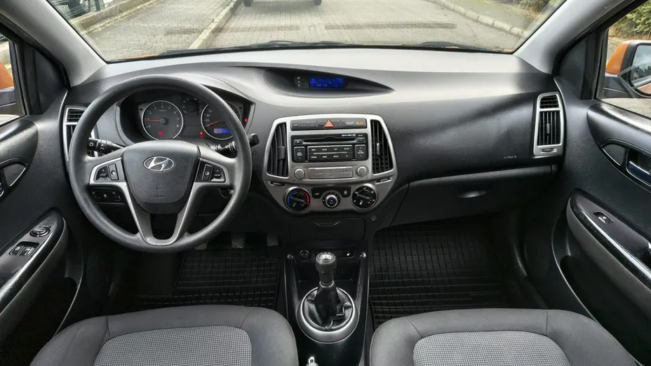 HYUNDAI i20 -