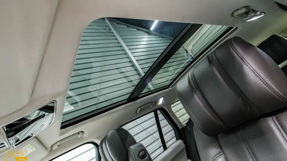 LAND ROVER Range Rover -