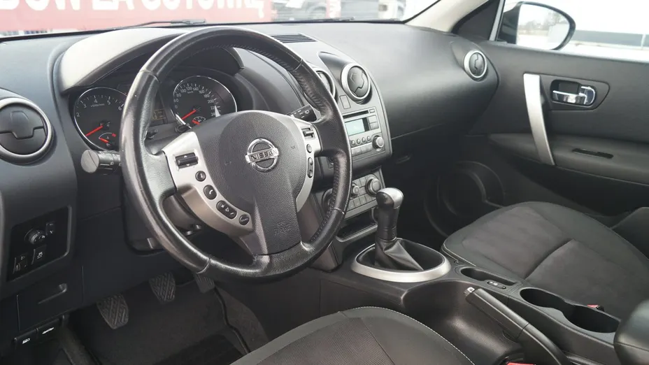 NISSAN Qashqai -