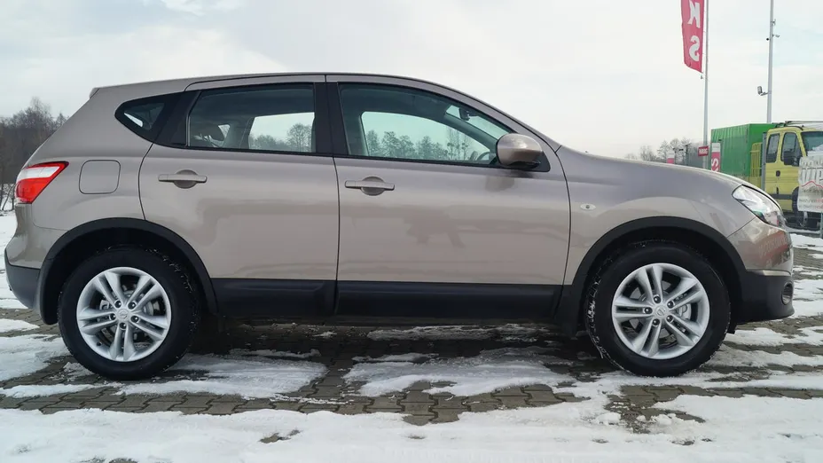 NISSAN Qashqai -