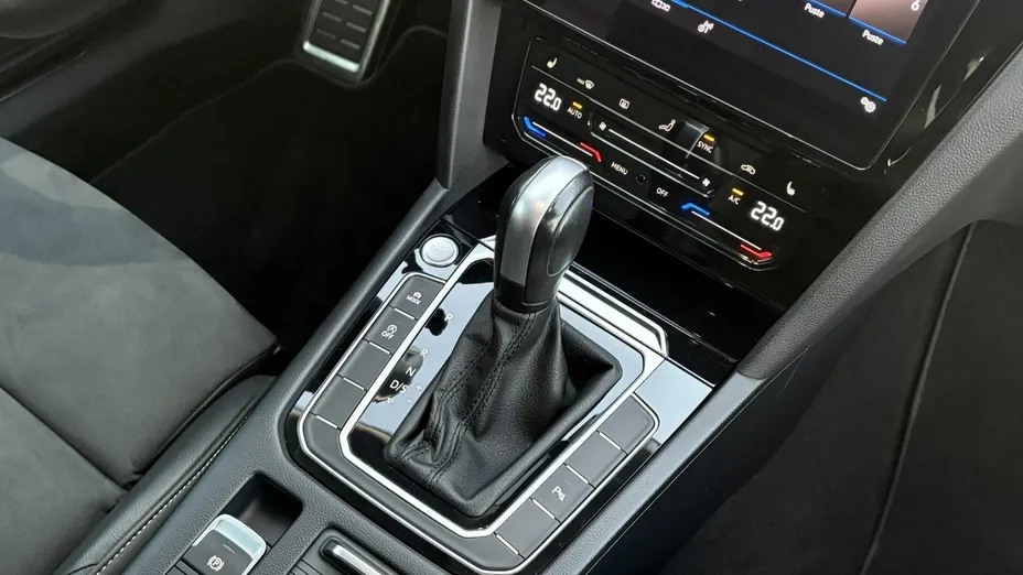 VOLKSWAGEN Arteon -