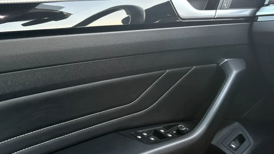 VOLKSWAGEN Arteon -
