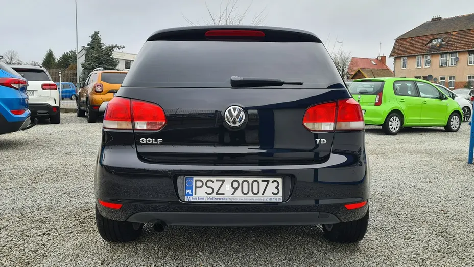 VOLKSWAGEN Golf -