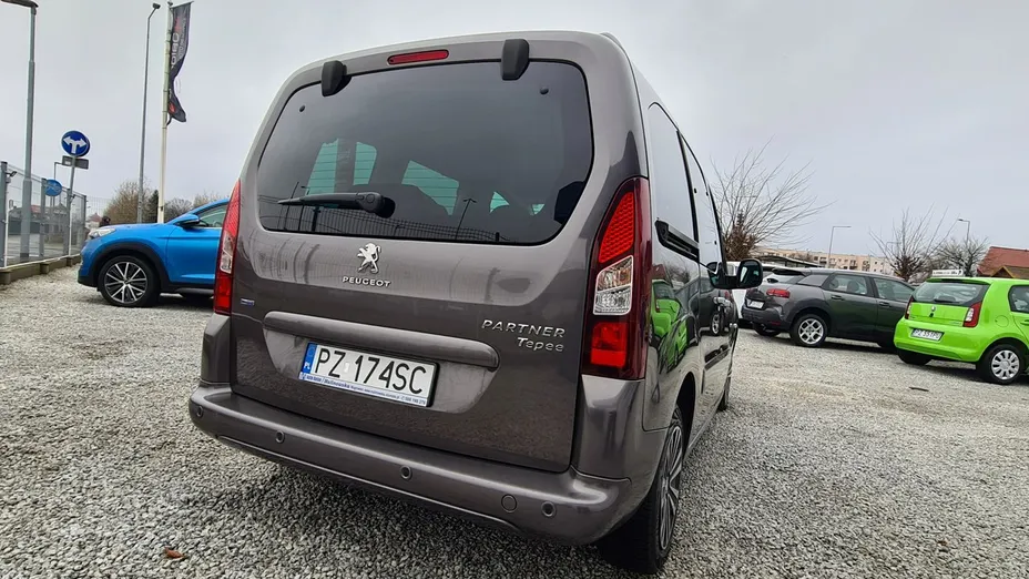 PEUGEOT Partner -