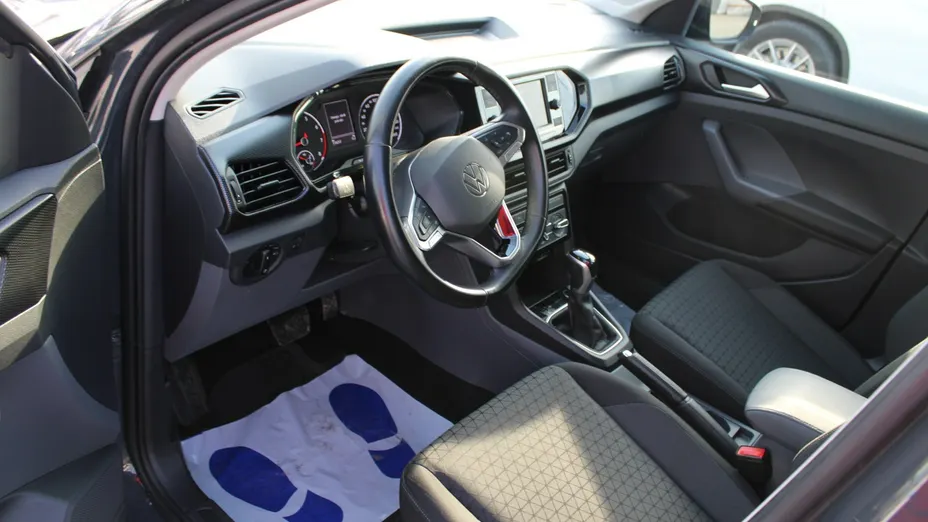 VOLKSWAGEN T-Cross -