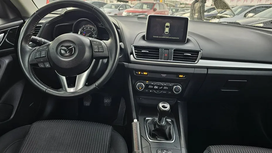 MAZDA 3 -
