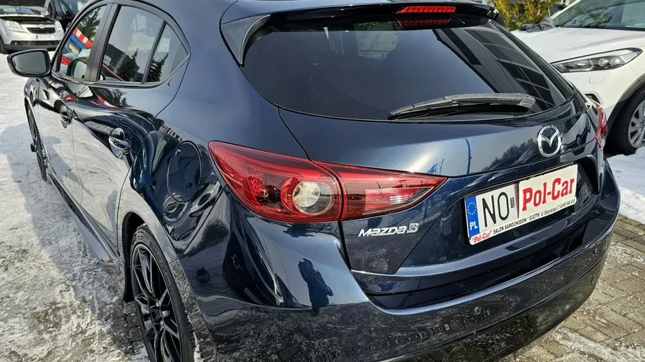 MAZDA 3 -