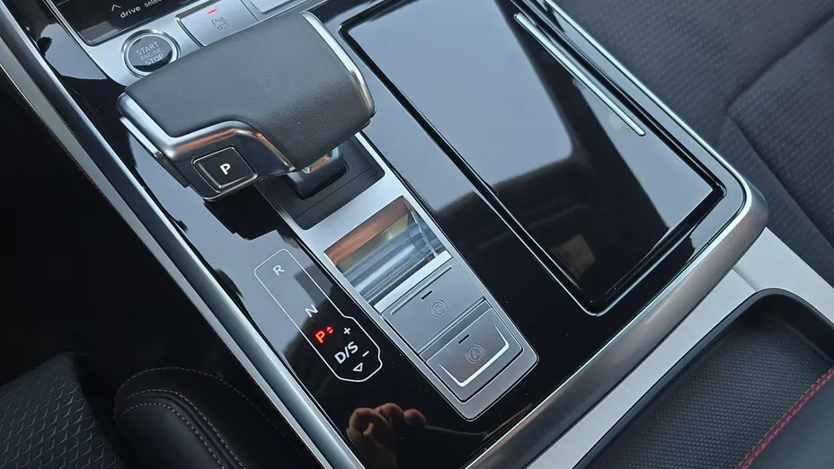 AUDI Q7 -