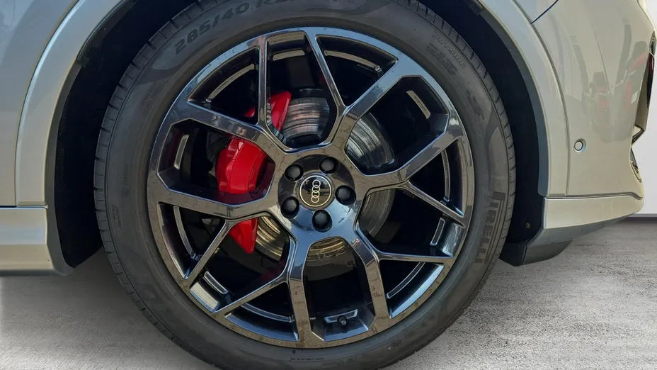 AUDI Q7 -