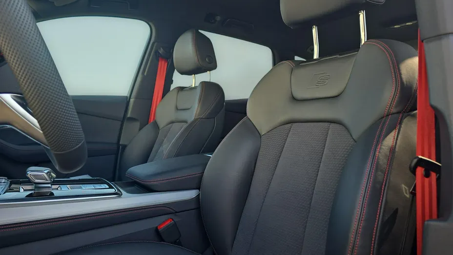 AUDI Q7 -