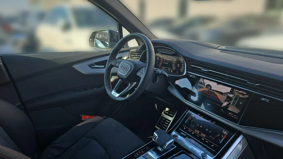 AUDI Q7 -