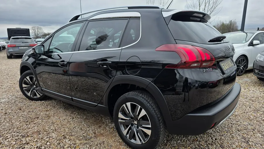 PEUGEOT 2008 -