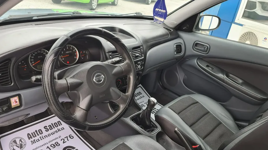NISSAN Almera -