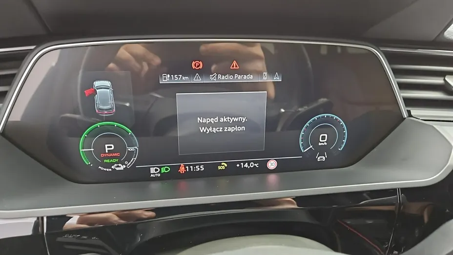 AUDI e-tron -