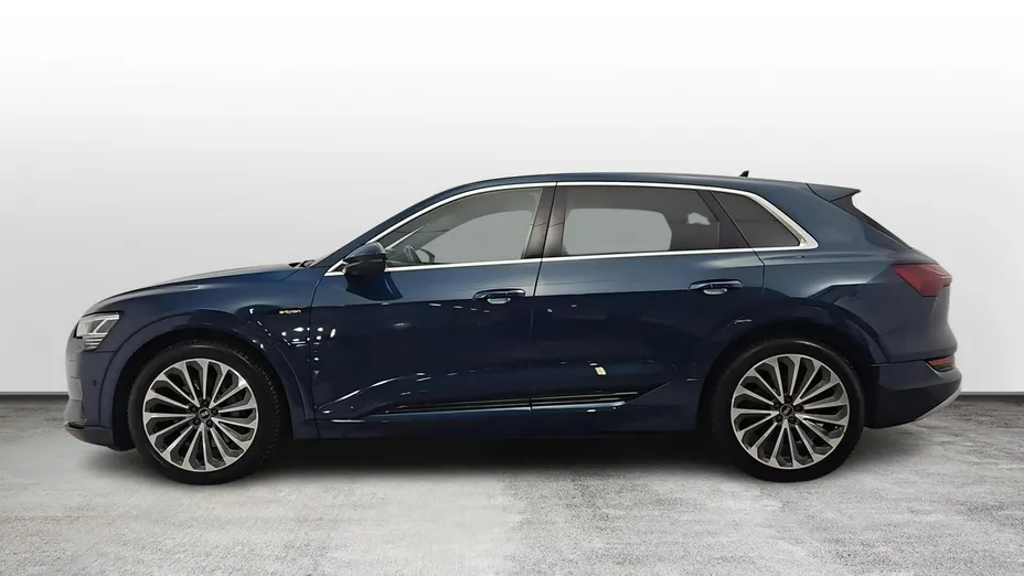 AUDI e-tron -