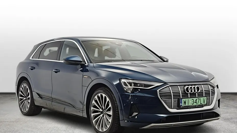 AUDI e-tron -