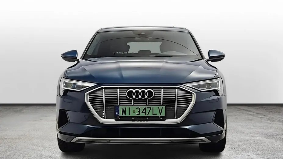 AUDI e-tron -