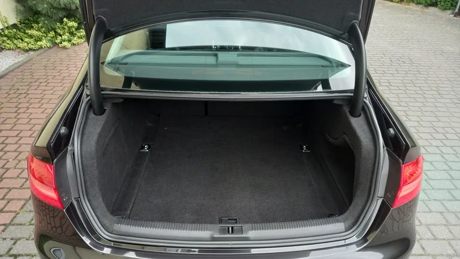 AUDI A4 -