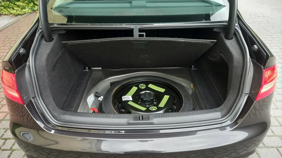 AUDI A4 -