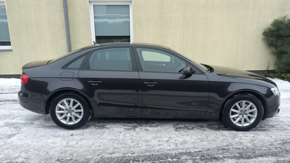 AUDI A4 -