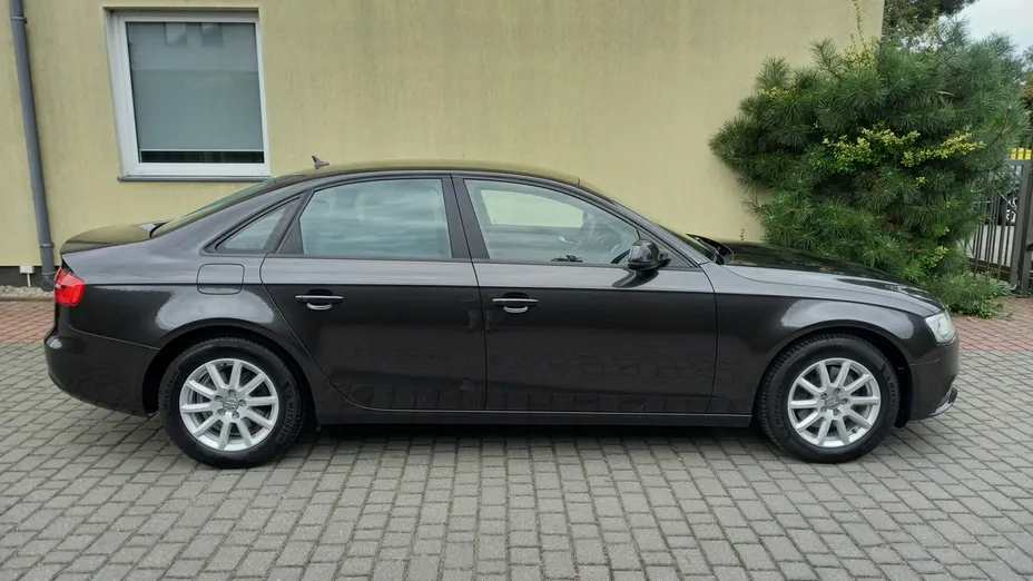 AUDI A4 -