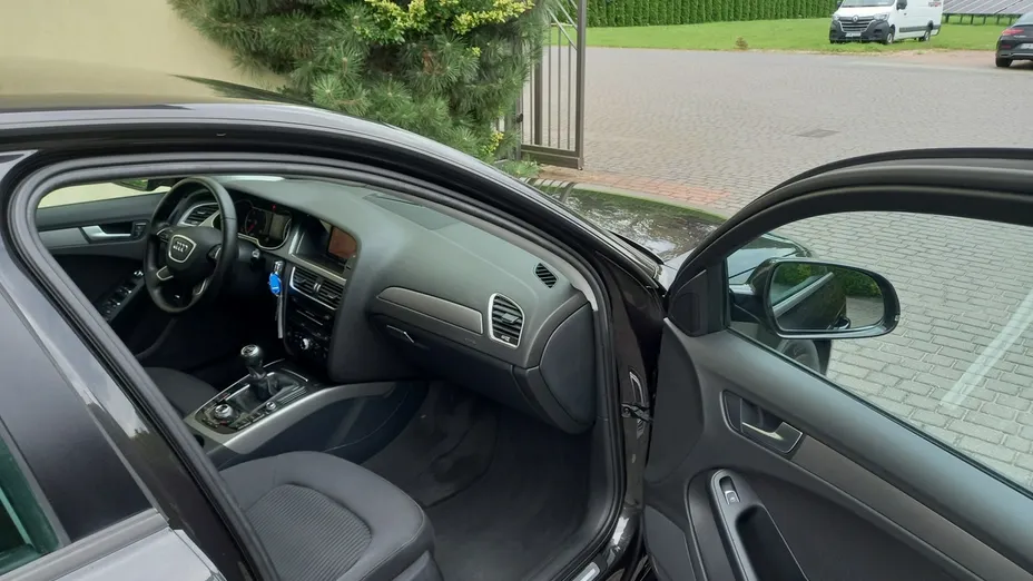 AUDI A4 -