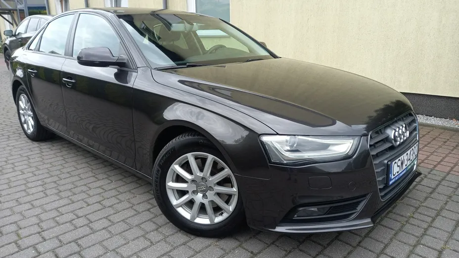 AUDI A4 -