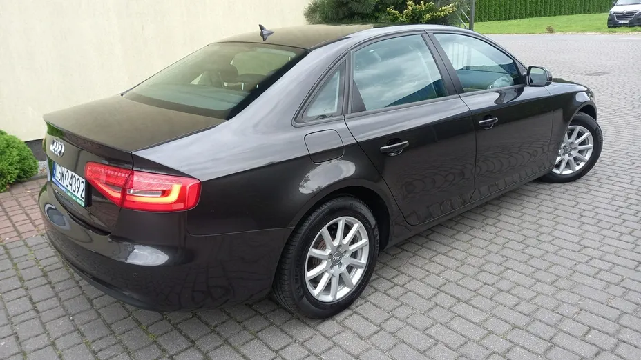 AUDI A4 -