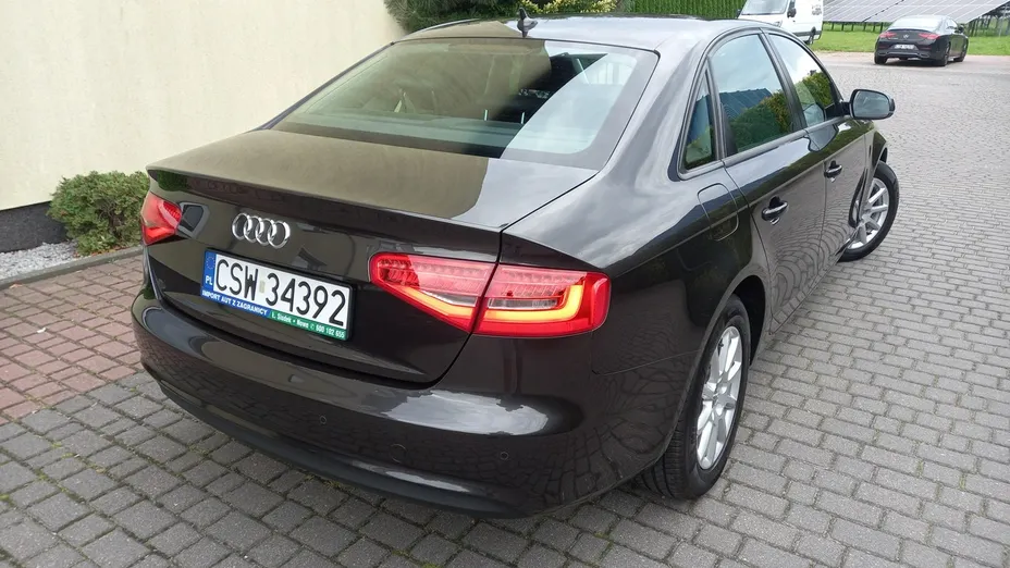 AUDI A4 -