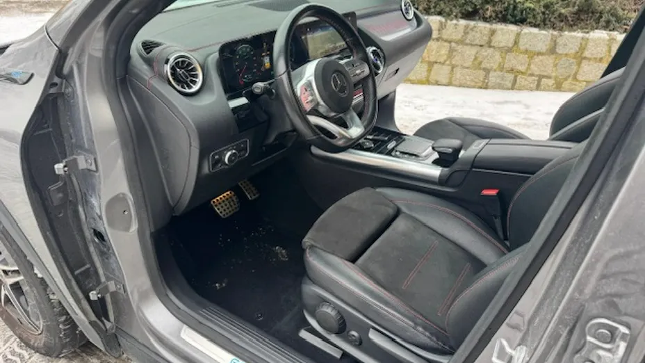MERCEDES-BENZ EQA -