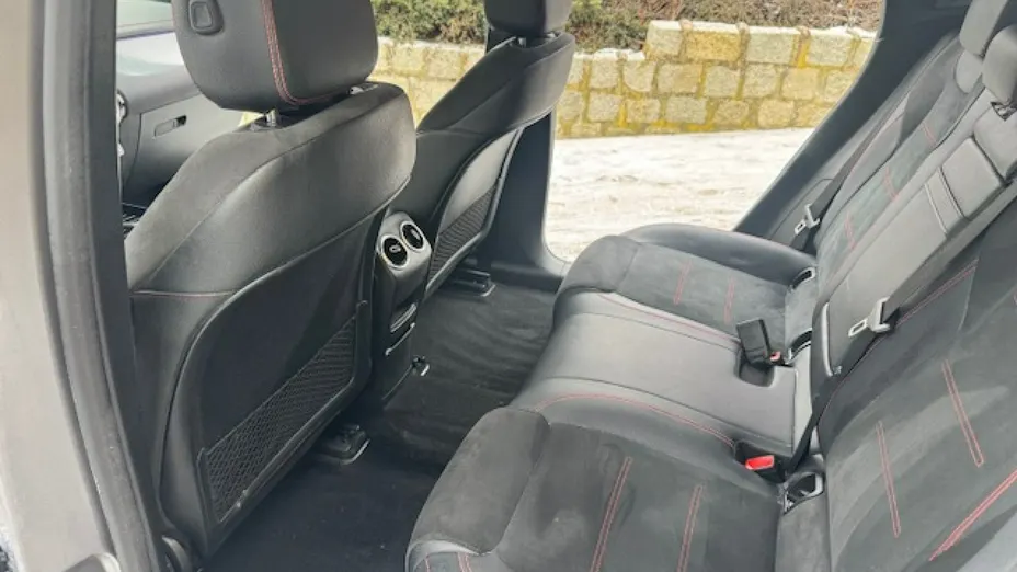 MERCEDES-BENZ EQA -