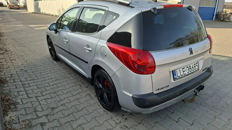PEUGEOT 207 -