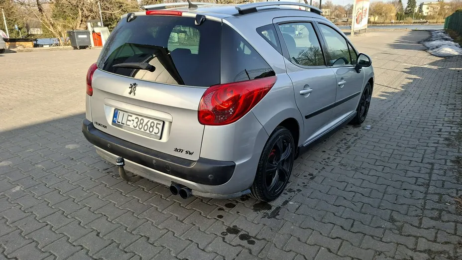 PEUGEOT 207 -