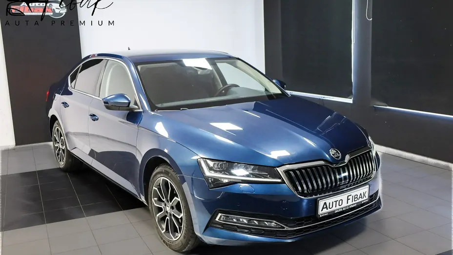 SKODA Superb -