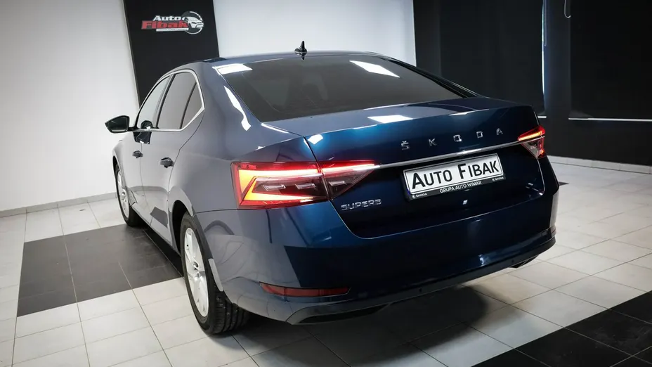 SKODA Superb -