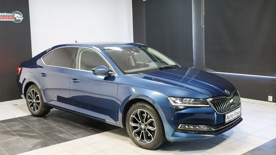 SKODA Superb -