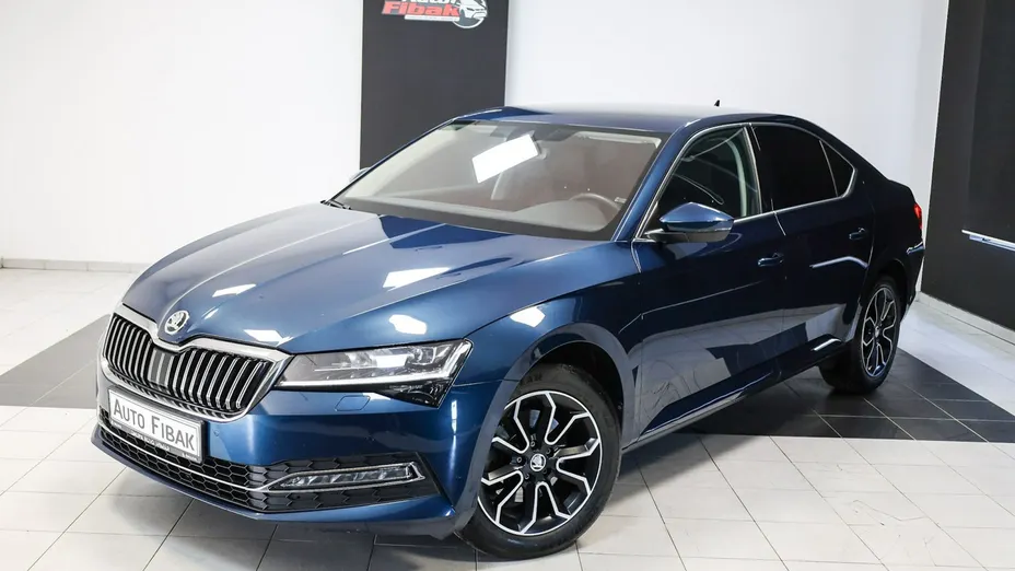 SKODA Superb -