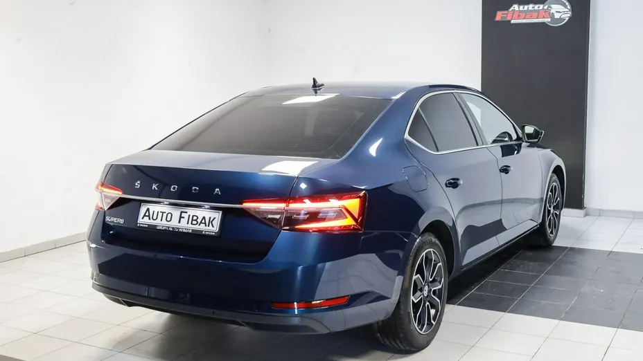 SKODA Superb -