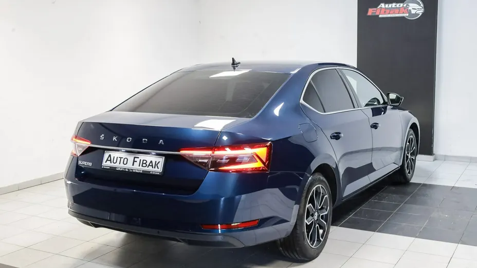 SKODA Superb -