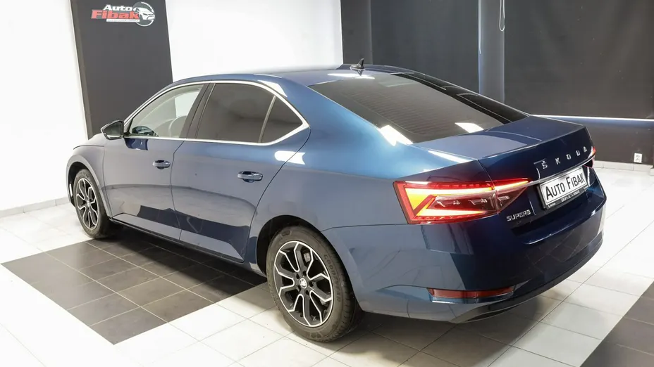 SKODA Superb -