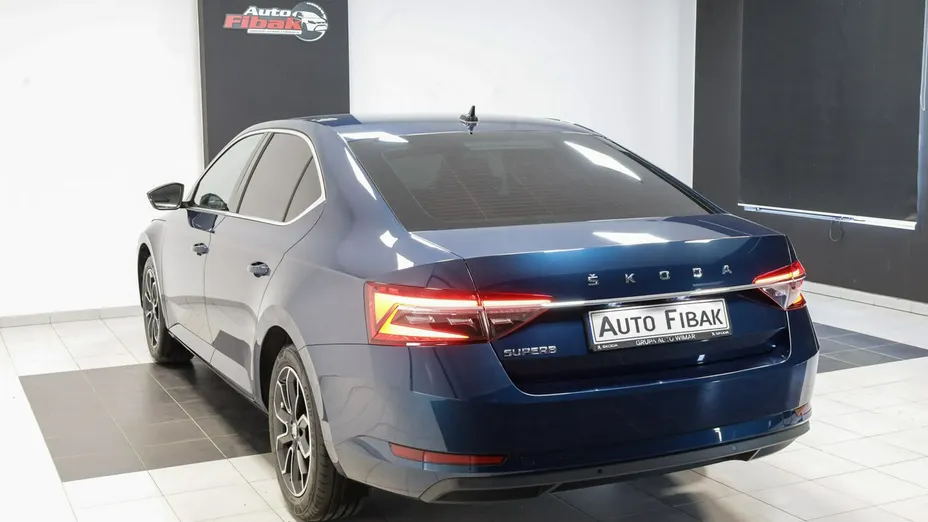 SKODA Superb -