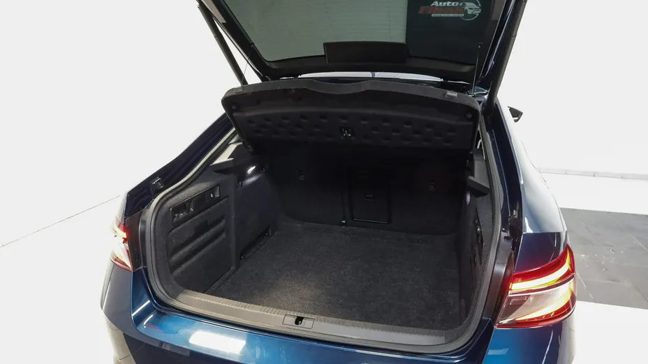 SKODA Superb -