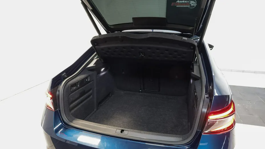 SKODA Superb -