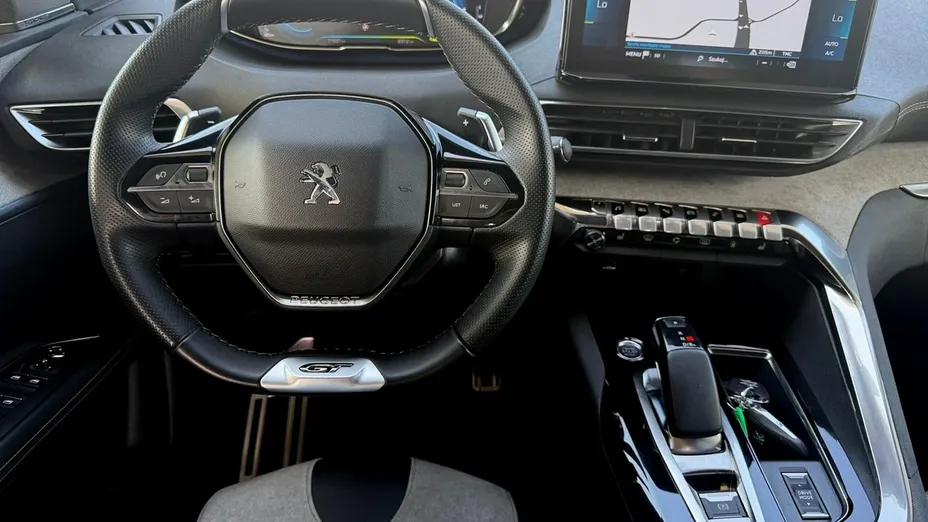 PEUGEOT 3008 -